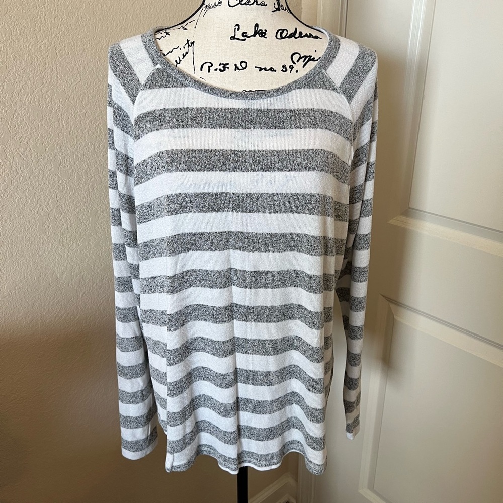 Liz Claiborne Gray and White Striped Long Sleeve Top, XXL